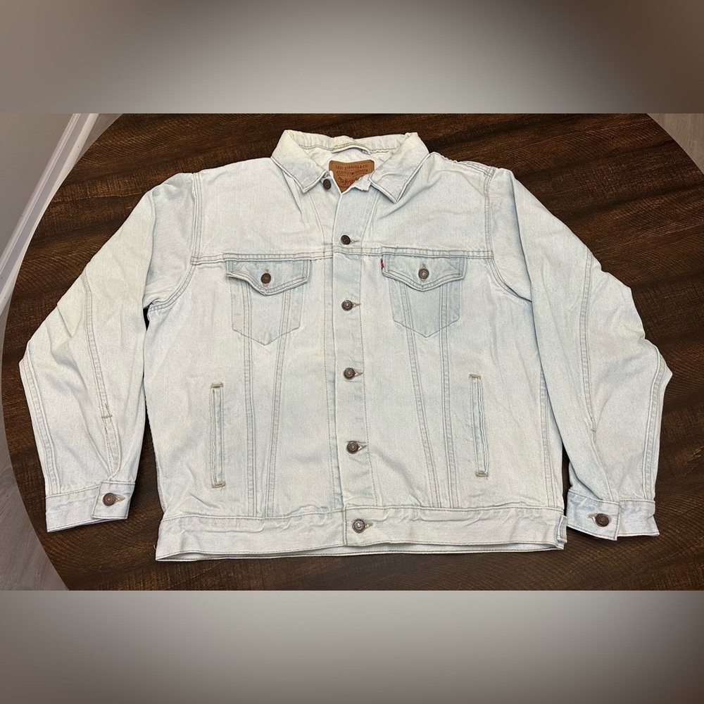 Vintage Levis Jacket Mens Large Blue Trucker Denim Jean Made USA Button Up 90s